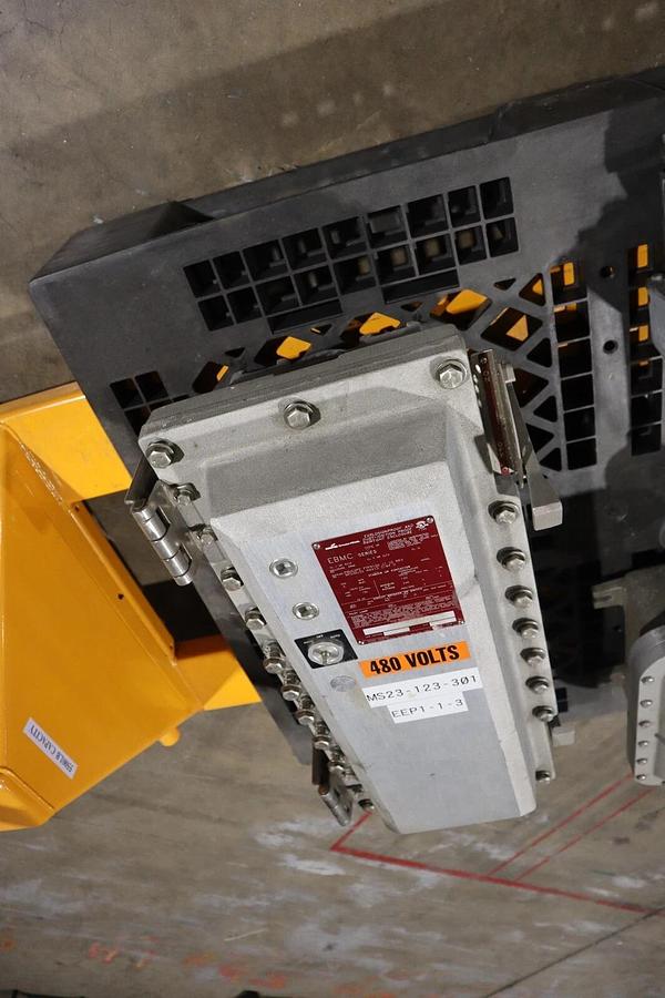 Used EBMC0FB FTPS100 J1 J3 RR3 WFD30J36 W6413 S784 .0 COMBO MOTOR CNTRL STOCK W-77