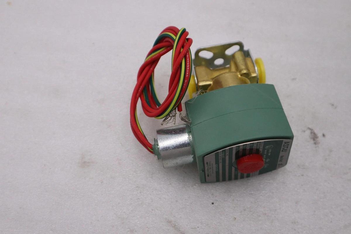 Used ASCO 8262G210 SOLENOID VALVE 1/4" - NEW IN BOX - STOCK GF655A