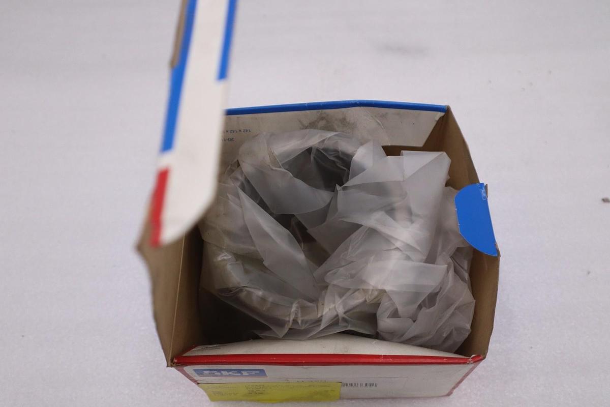Used NEW OPEN BOX SKF H320 ADAPTOR SLEEVE STOCK 5708CC
