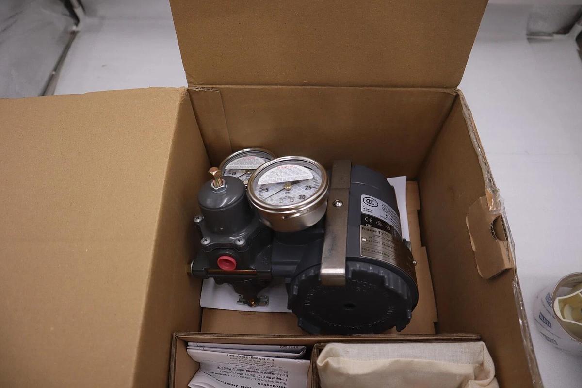 ROSEMOUNT FISHER TRANSDUCER 3311DS1J1B1F1  W/ FISHER 67CFR NEW  STOCK G142A