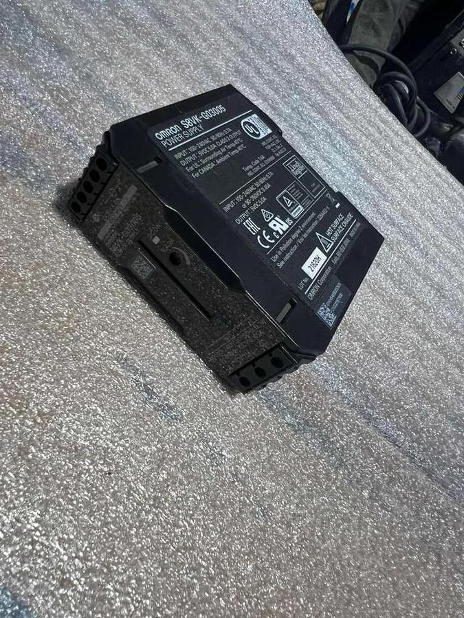 NEW OPEN BOX OMRON Power Supply S8VK-G03005 S8VKG03005 STK L814CC