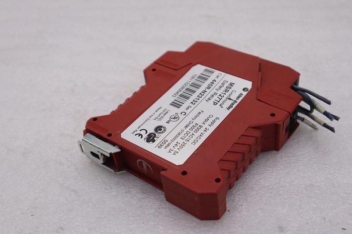 Used ALLEN BRADLEY AB 440R-N23132 SER C Safety Relay GuardMaster MSR127TP STK B-1346