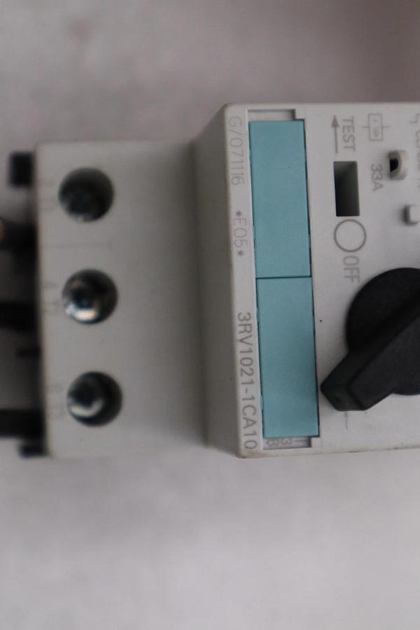 Used LOT OF 4     Siemens 3RV1021-1CA10 Manual Circuit Breaker 1.8-2.5A STOCK H1828