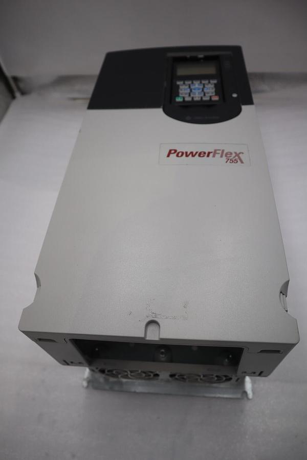 Used Allen Bradley PowerFlex 755 DRIVE 20G11ND052JA0NNNNN 40 HP 480V NEW STOCK 5668