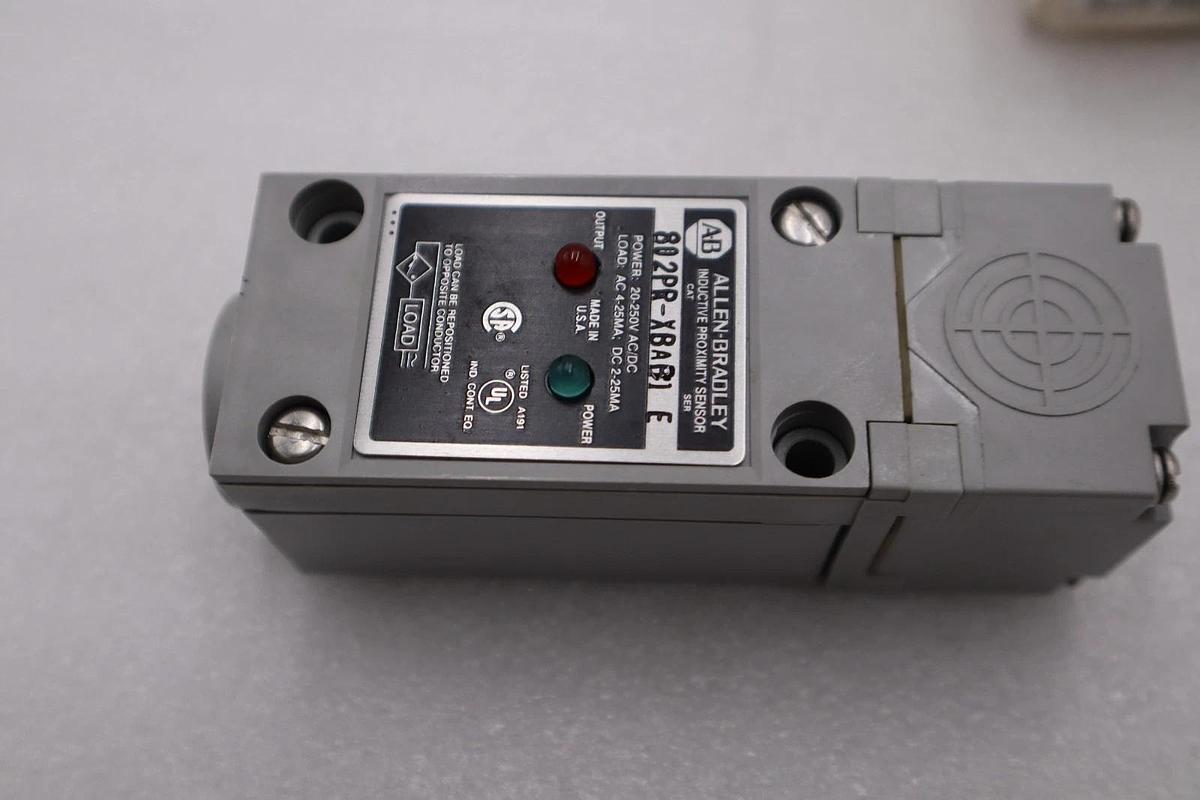 Used NEW ALLEN BRADLEY 802PR-XBAB1 SELF CONTAINED PROXIMITY SWITCH STK H856A