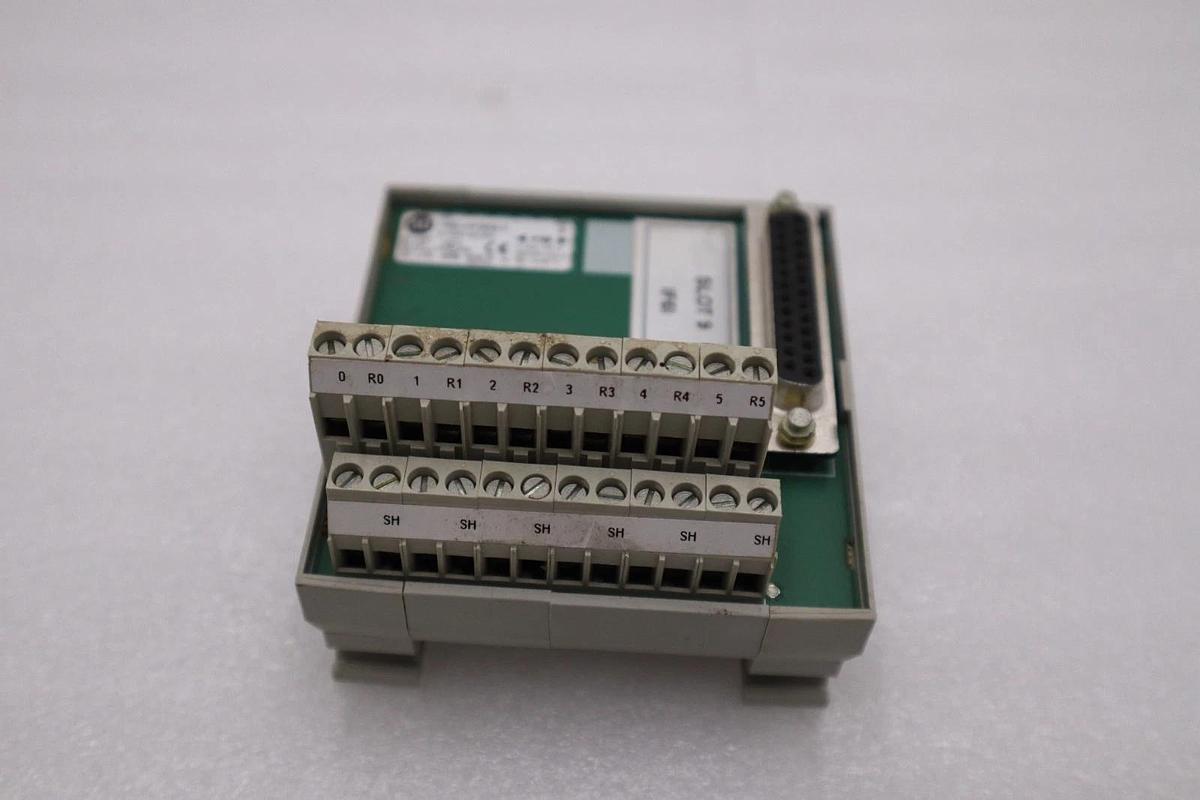 Used AB Allen Bradley Input Interface Module 1492-AIFM6S-3 1492AIFM6S3 STK H1415A