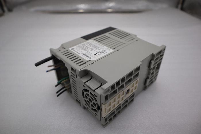 Used Allen Bradley 22A-D2P3N104 /A PowerFlex 4 AC Drive 1HP 3Ph 480V STOCK 5772