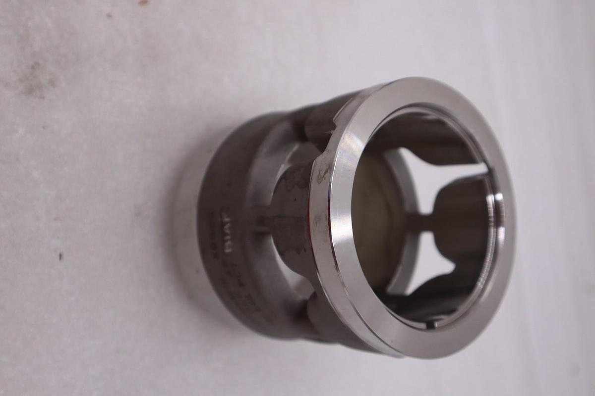 Used Fisher 2U227933272 Valve Cage 2-1/2in New WITH BOX STOCK 1012B
