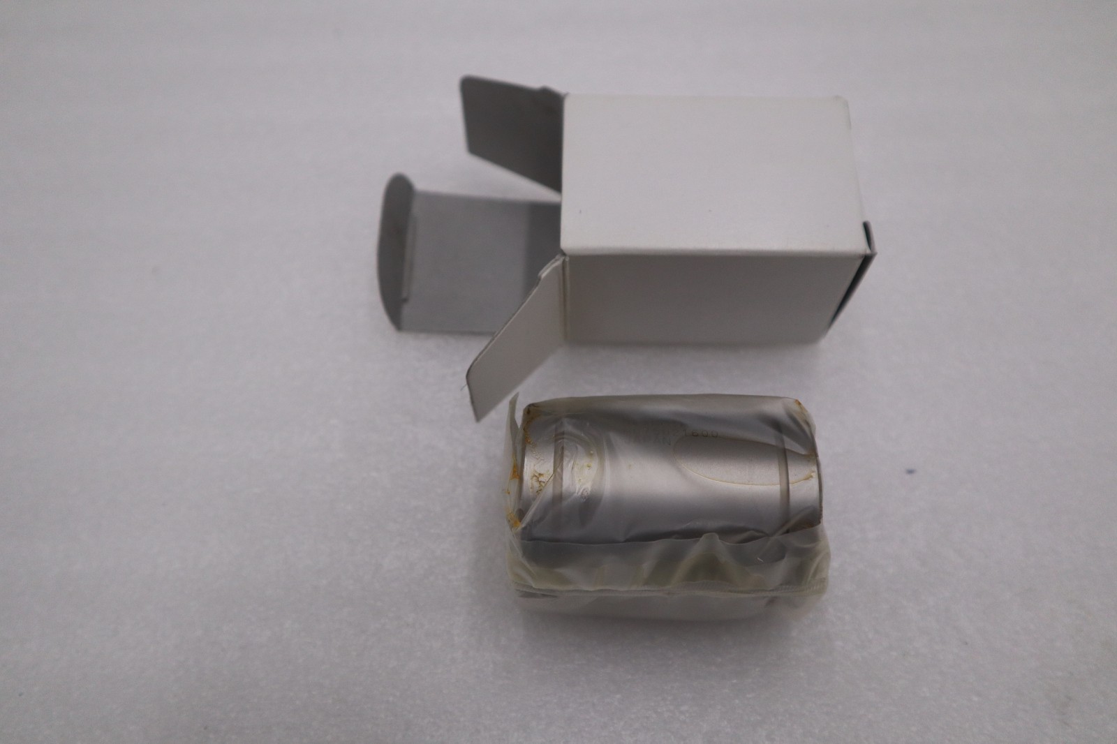 Used Lot of 4 NEW OPEN BOX Rexroth Bosch R075021600 Bushings STK H397A