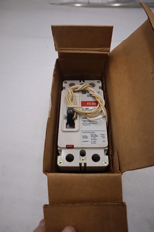 Used Eaton FD2175LS21 Molded Case Circuit Breaker, C Series NEW IN BOX STOCK 1824B