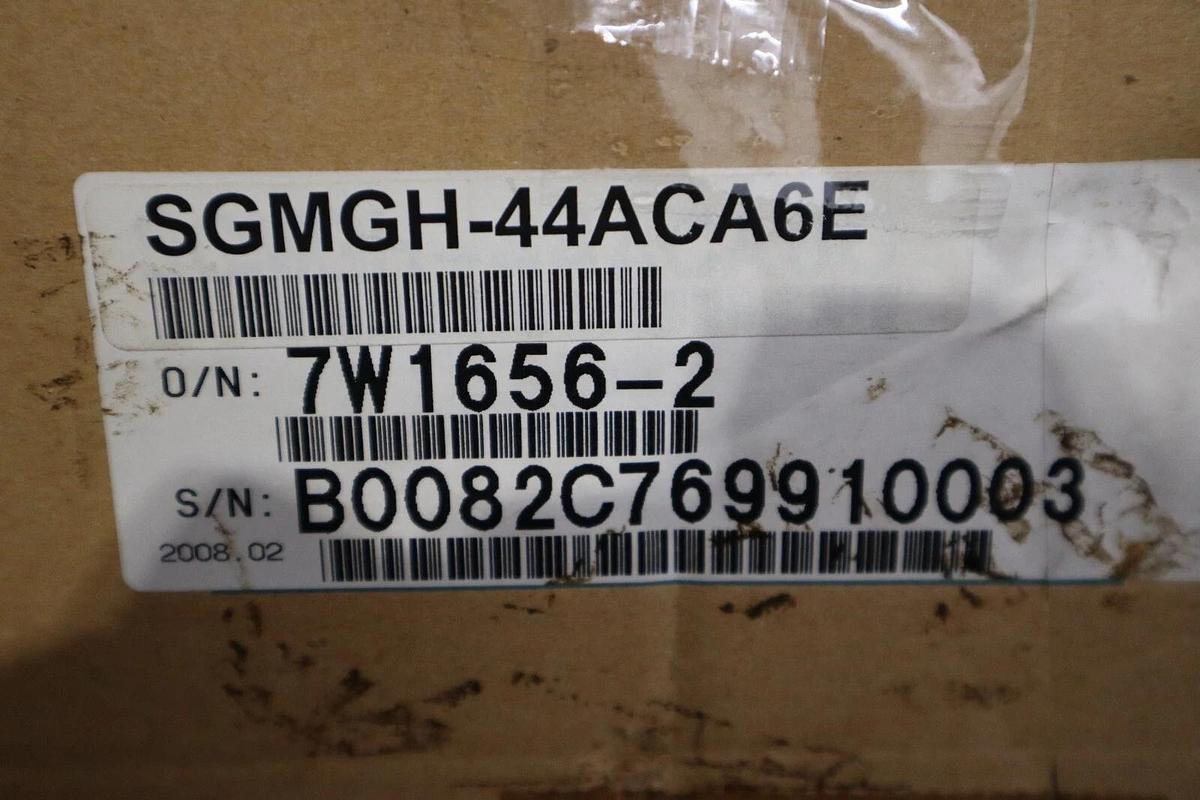 Used NEW IN BOX Yaskawa SGMGH-44ACA6E Motors-AC Servo STOCK 3479A