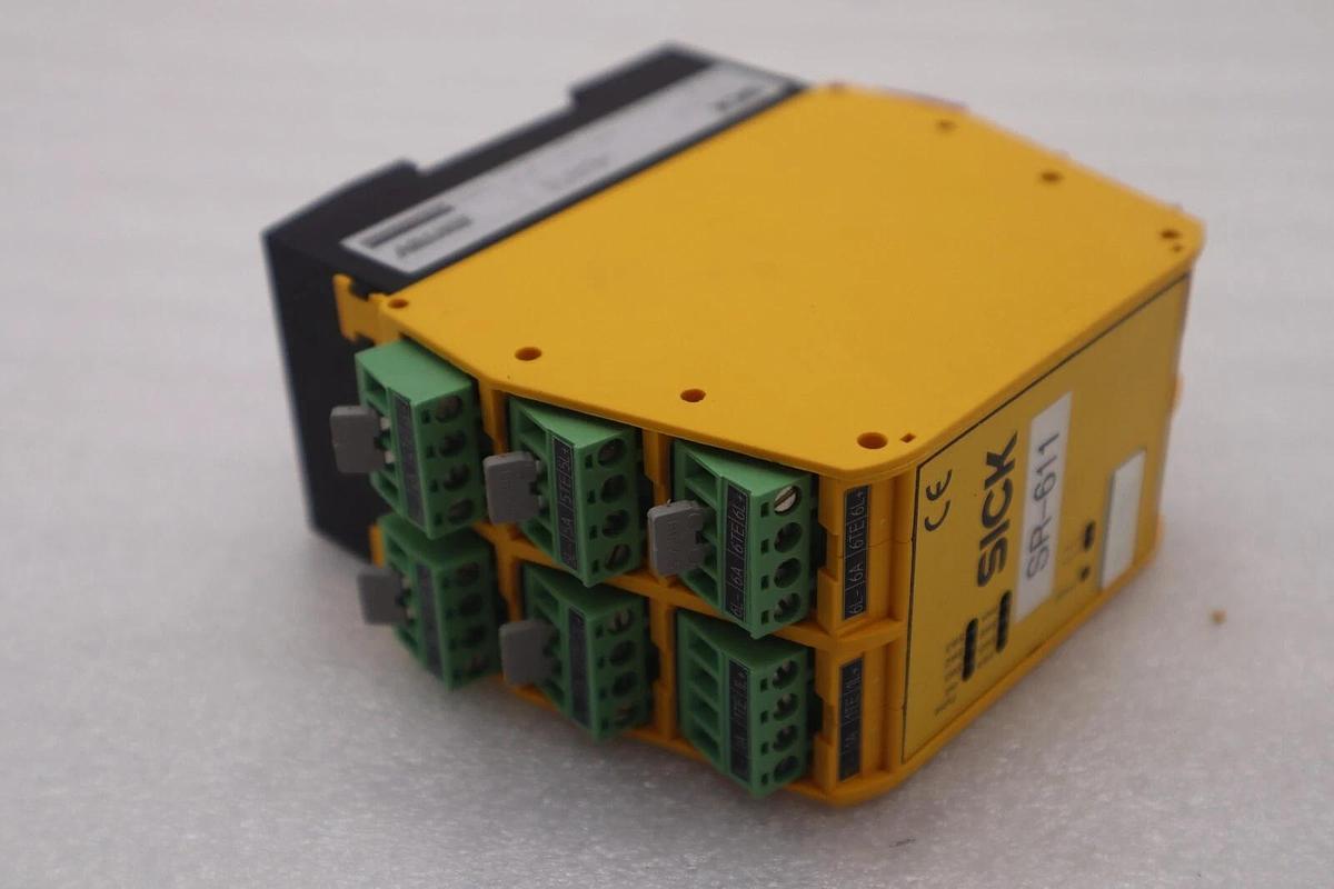 Used SICK IN40-R1212B / IN40R1212B SAFETY CONTROLLER STOCK B-1537