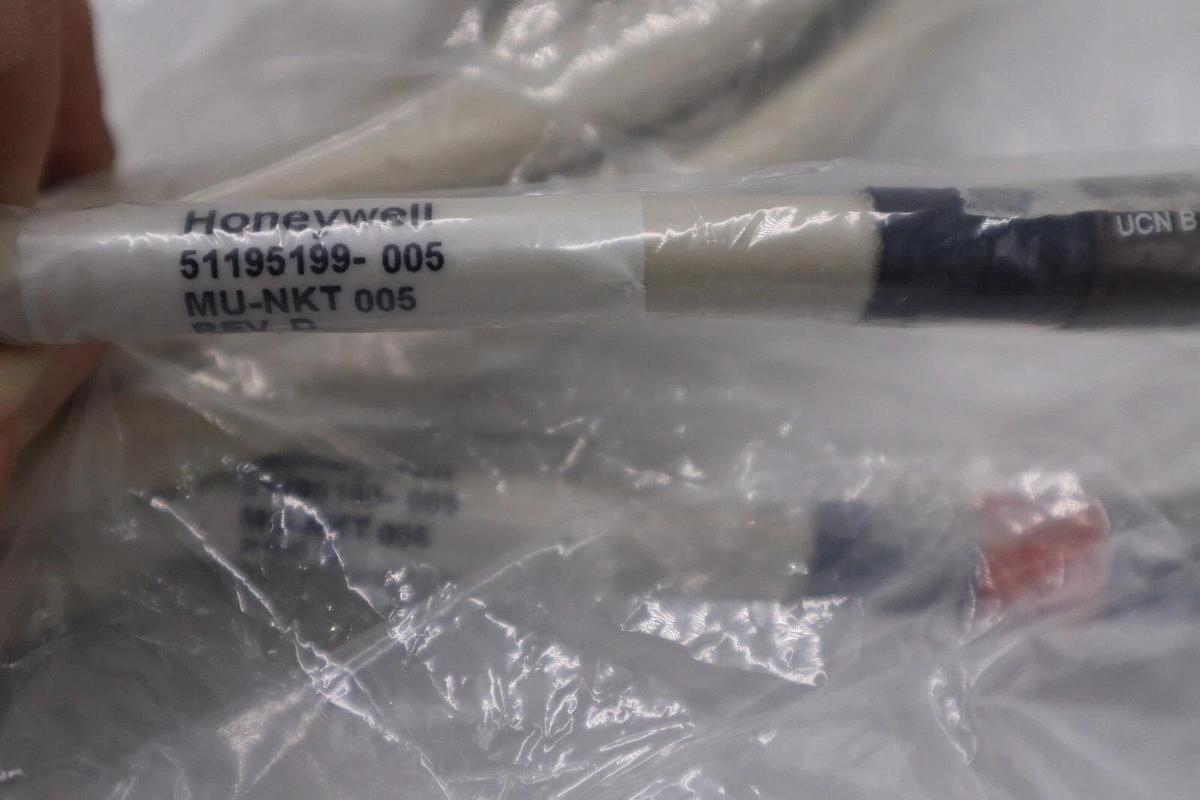 Used NEW HONEYWELL 51195199-005 CABLE ASSEMBLY COAXIAL DROP 5M LONG STOCK G707