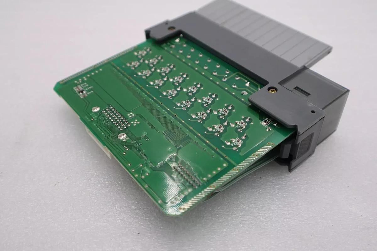 Used Allen Bradley 1746-OV16 /C SLC 500 16-Point Digital Output Module STOCK K-675-C