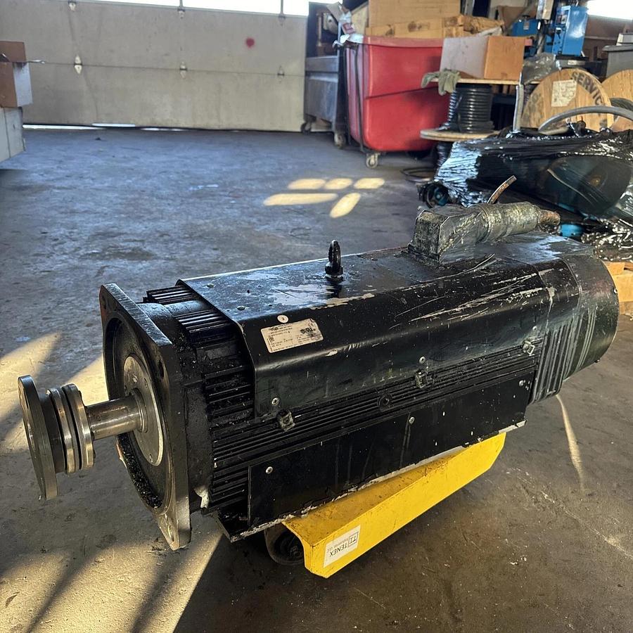 Used Rexroth R911309391 Servo Induction Motor MAD130D-0100-SA-S0-BQ1-35-N1 #HP108