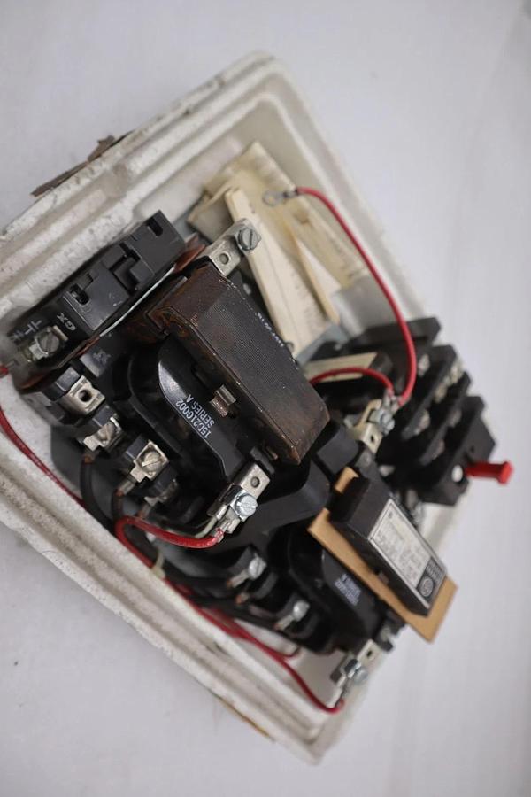 Used NEW OPEN BOX GENERAL ELECTRIC CR309C0 REVERSING STARTER STK CC187