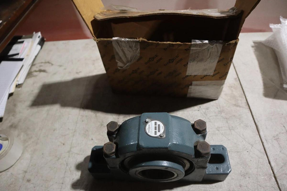 Used DODGE P2B-C-115 065292 TYPE C PILLOW BLOCK 2-BOLT BASE - STOCK CC-36