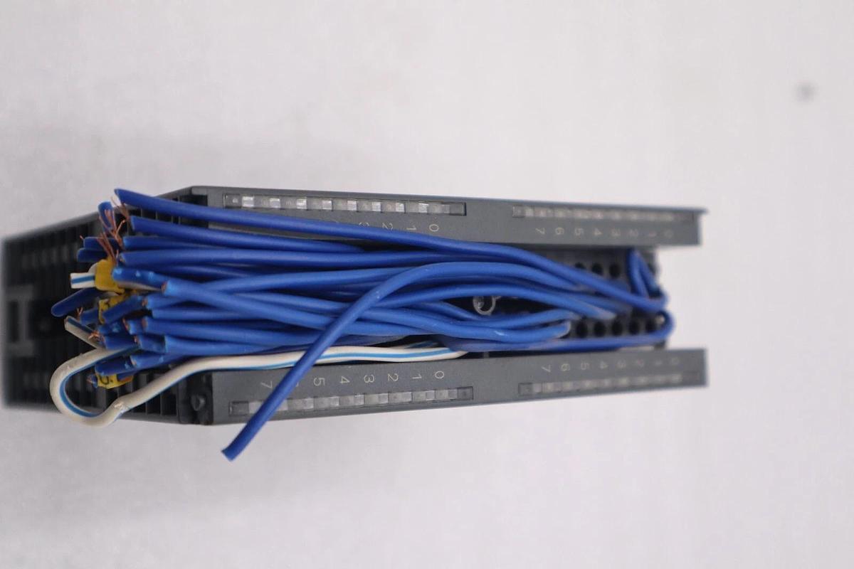 Used Siemens 6ES7 322-1BL00-0AA0 DIGITAL OUTPUT MODULE SIMATIC S7-300 STOCK K-3932