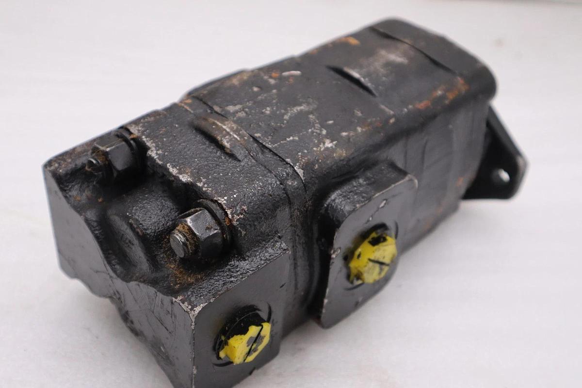 Used 3269121137 Parker Commercial Intertech Gear Pump STOCK H1834