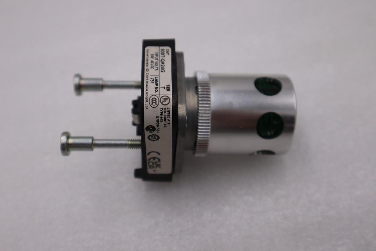 Used ALLEN BRADLEY 800T-QA24G PUSHBUTTON GREEN AB NEW OPEN BOX STK H1242A