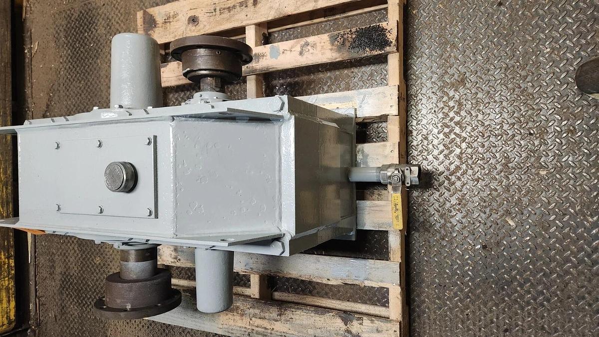 Used FALK ENCLOSED GEAR DRIVE SPEED REDUCER 7.357 RATIO 2080Y1-LD