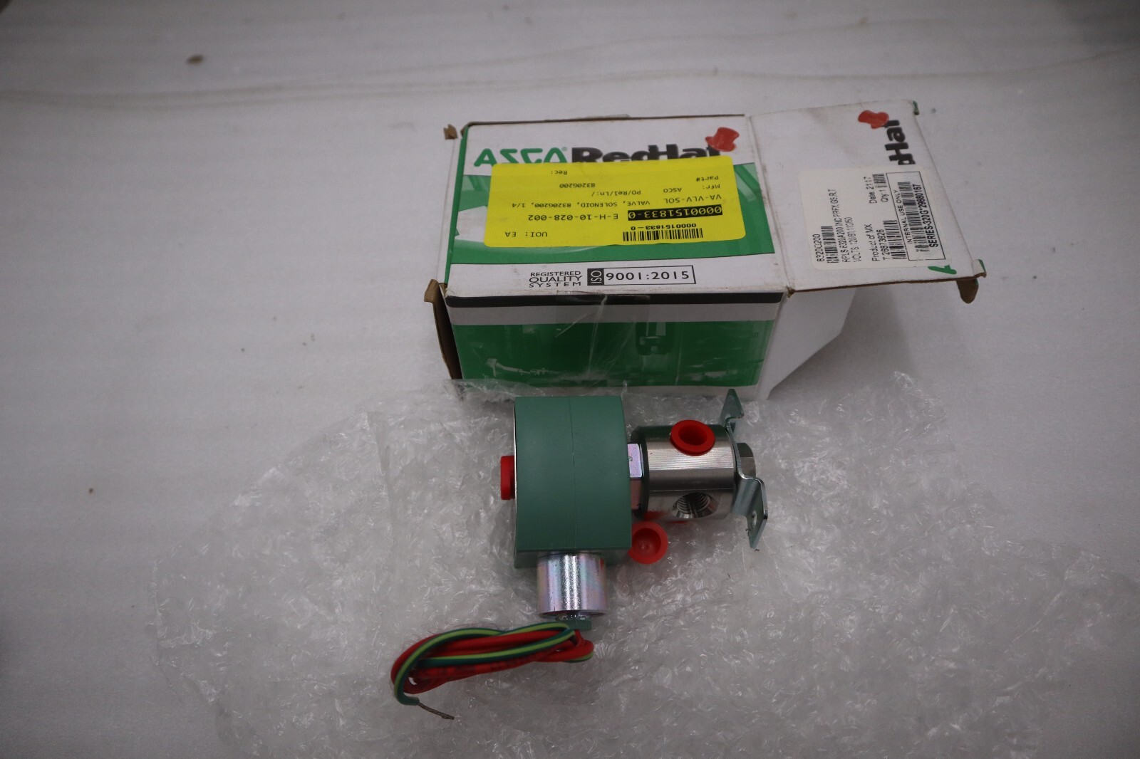 NEW  ASCO 8320G200 3-Way  STAINLESS SOLENOID VALVE 1/4" 120Vac STOCK G566