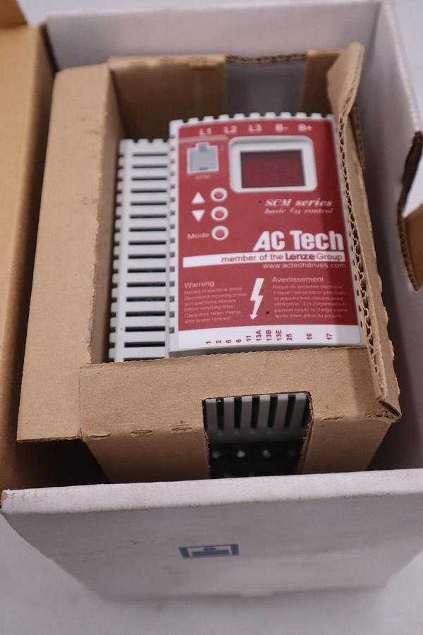NEW LENZE AC TECH SM450 VARIABLE SPEED MOTOR CONTROLLER 4KW 5HP STOCK GF-1422