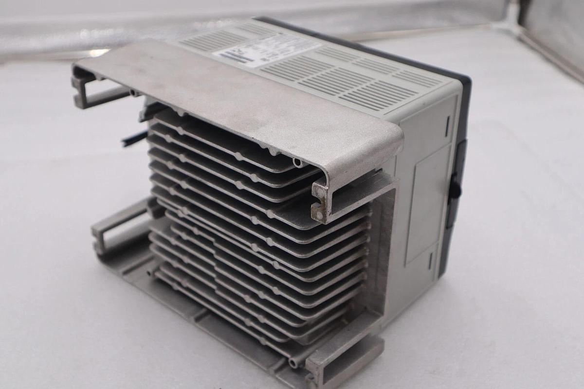 Used ALLEN BRADLEY 20AD2P1A0AYNAEG0 POWERFLEX 70 ADJUSTABLE FREQUENCY AC DRIVE #2947