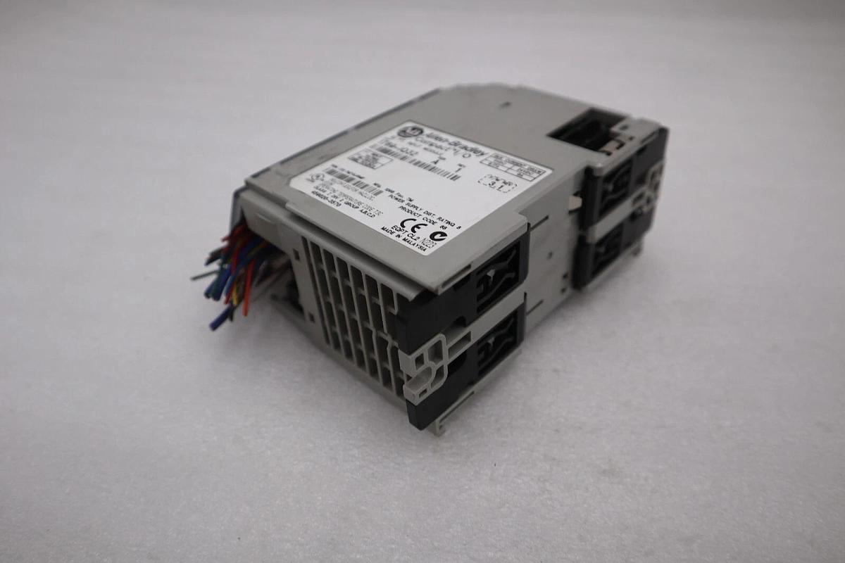 Used Allen-Bradley 1769-IQ32 SER A F/W 3.1 Compact I/O 32 PT Input Module STOCK K-12C