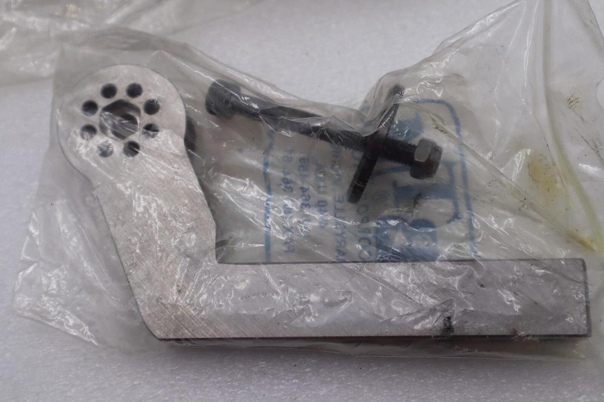 Used BTM CORP 74500E-733228H-135AR-SC2P DC PNEUMATIC POWER CLAMP #827A