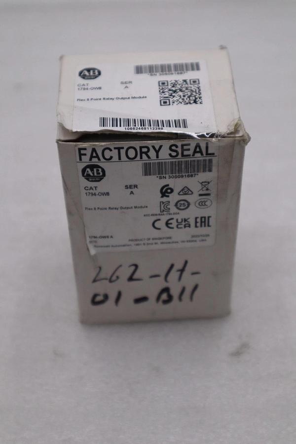 NEW OPEN BOX AB Allen Bradley 1794-OW8 Relay Contact Output Module STK K2099CC