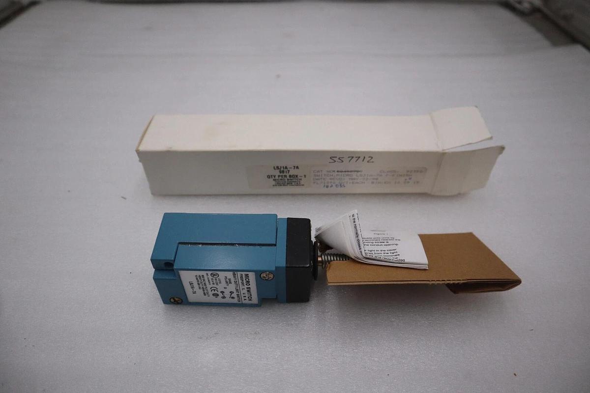NEW OPEN BOX Micro Switch Limit Switch LSJ1A-7A STOCK G457A