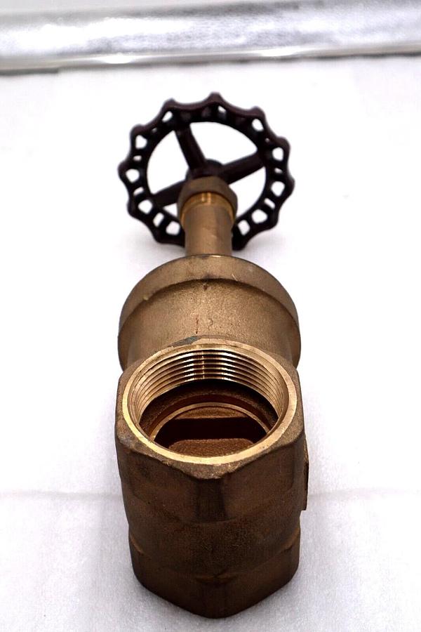 CRANE CAT. 431 BRONZE 2 1/2" RISING STEM VALVE. 150 S, 300 CWP #L-818