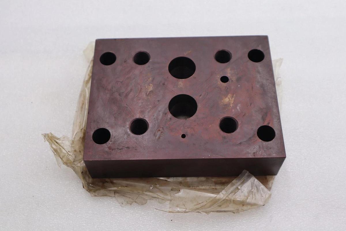 Used Parker Hydraulic Manifold Block Sub Plate Model# SPR6V6 Stock L-568