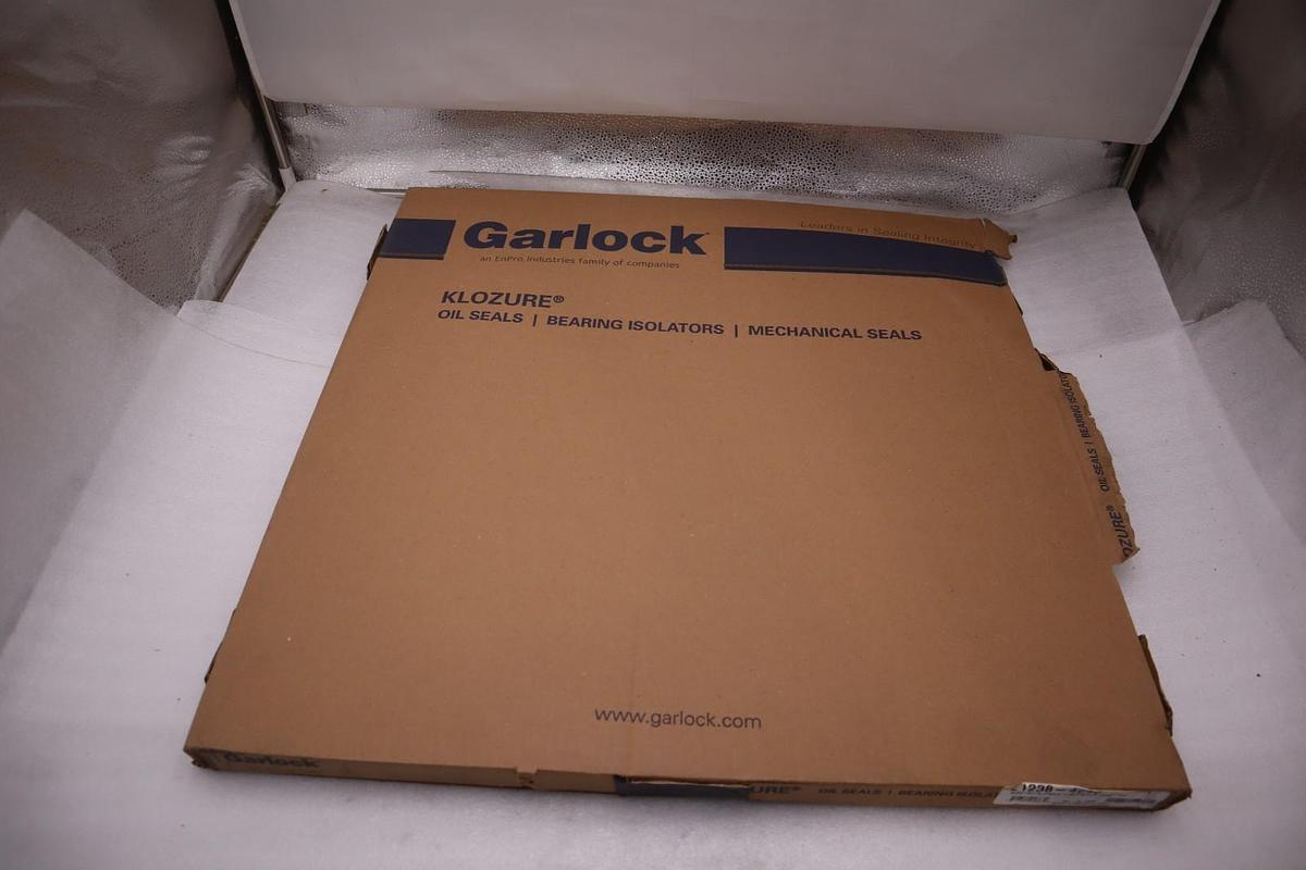 GARLOCK KLOZURE 21238-4246 OIL SEAL 20-1/2" Shaft Dia; 22-1/2" Housing Bore