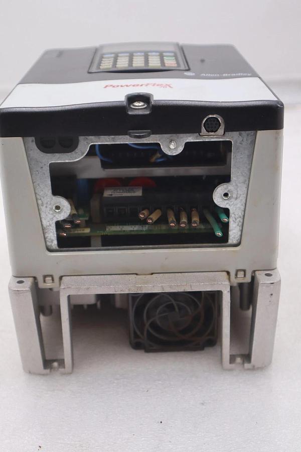 Used 20AD8P0A3AYNANC0 ALLEN BRADLEY POWERFLEX 70 5HP AC DRIVE 480 VOLT STOCK 3306