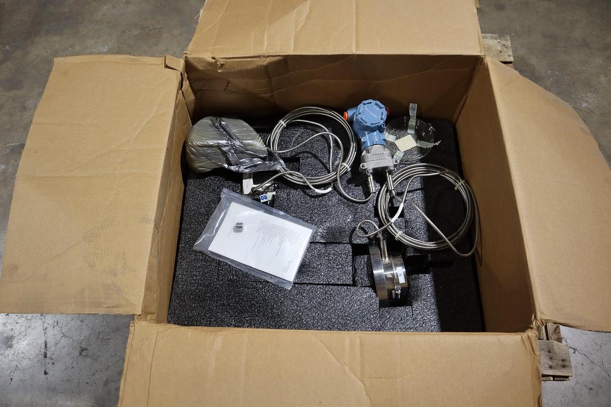 Used Rosemount Pressure Transmitter 1199DNB20APFW71DAA1C NEW IN BOX STOCK HS37
