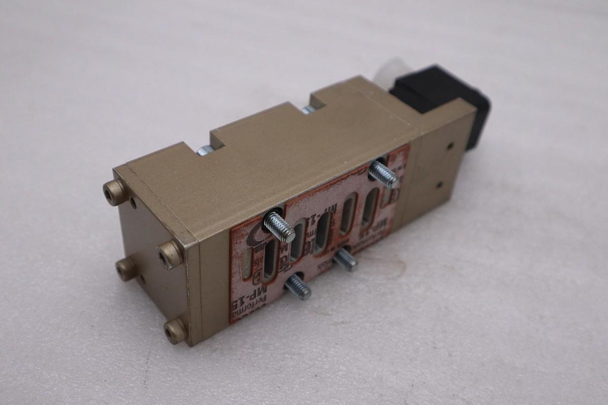 Used ROSS CONTROLS D2176F3929 / D2176F3929W PNEUMATIC VALVE STOCK H1696