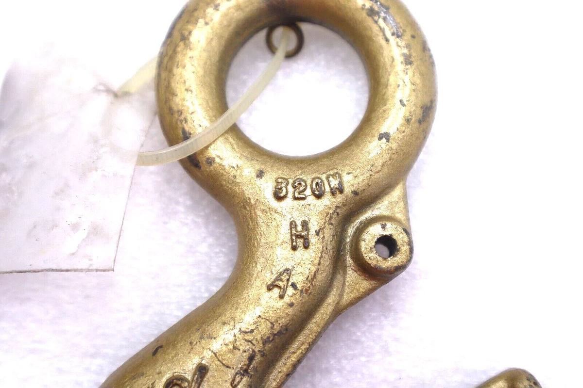 Used CROSBY GROUP INC S-320 / 320W WLL 3T HOIST HOOKS STOCK #2756