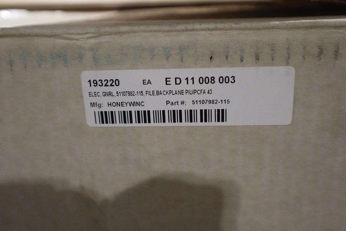 Used NEW IN BOX HONEYWELL 51107982-115 9 Slot Chassis STOCK G475