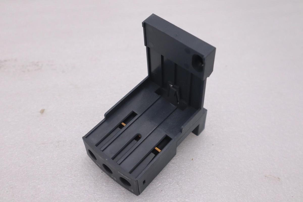 Used TELEMECANIQUE LAD7B10 TERMINAL BLOCK STOCK #G-102B