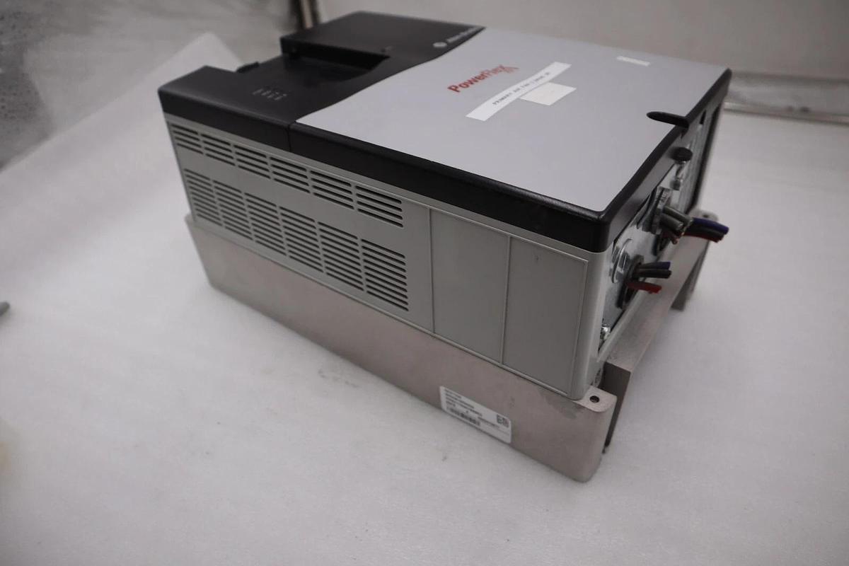 Used 15 HP ALLEN BRADLEY 20AE017A0AYNNNC0 600V POWERFLEX 70 VFD DRIVE STOCK 1804B