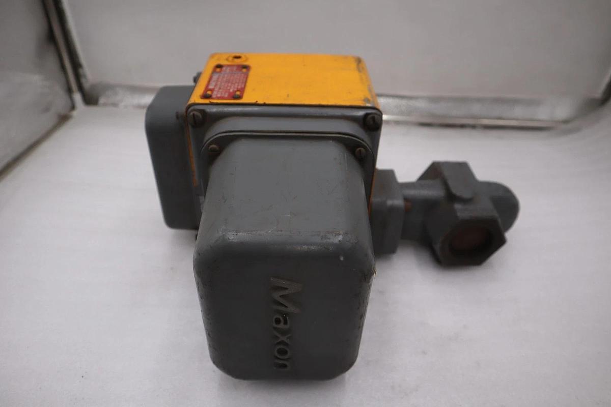 Used New Maxon 1.5" 5000 0 Natural Gas Shut Off Valve 70 PSI 115 Volt Trim 1-1 6 Sec