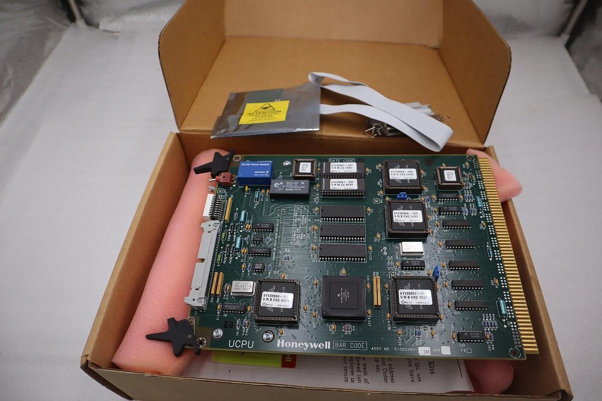NEW IN BOX Honeywell 51305390-200 Universal Controller UCPU PC Board STOCK G318