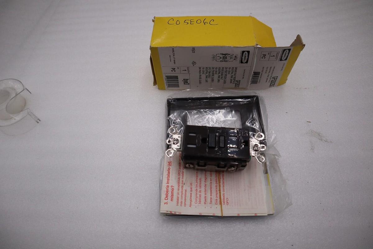 Used NEW OPEN BOX Hubbell GF5362SG Wiring Device STOCK H419A