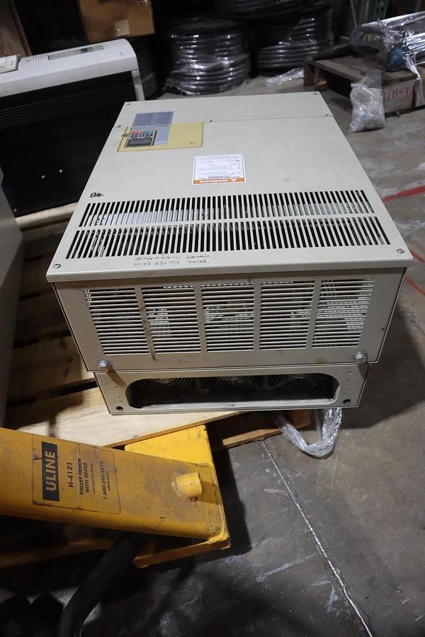 Used YASKAWA CIMR-AU4A0296AAA REV C VARIABLE FREQUENCY DRIVE STOCK CC26