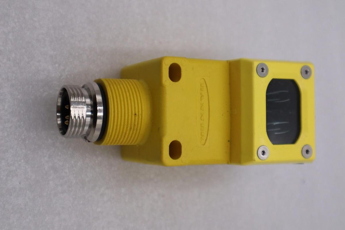 Used BANNER ENGINEERING Q45VR3LPQ Photoelectric Sensor STOCK H841A