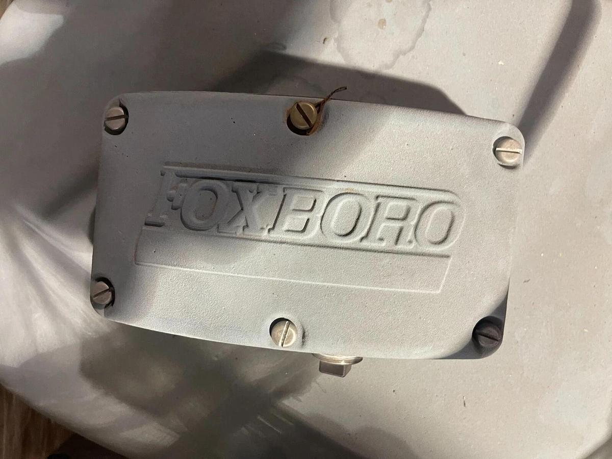 Used FOXBORO 2800 SERIES 10" MAGNETIC FLOW METER 2810-SABA-TSA-G STOCK W-4