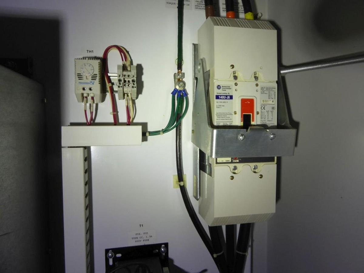 Used 20BD156A0AYNANC0 / B Allen Bradley 156 460V 125HP Powerflex 700 W/ CABINET #S610