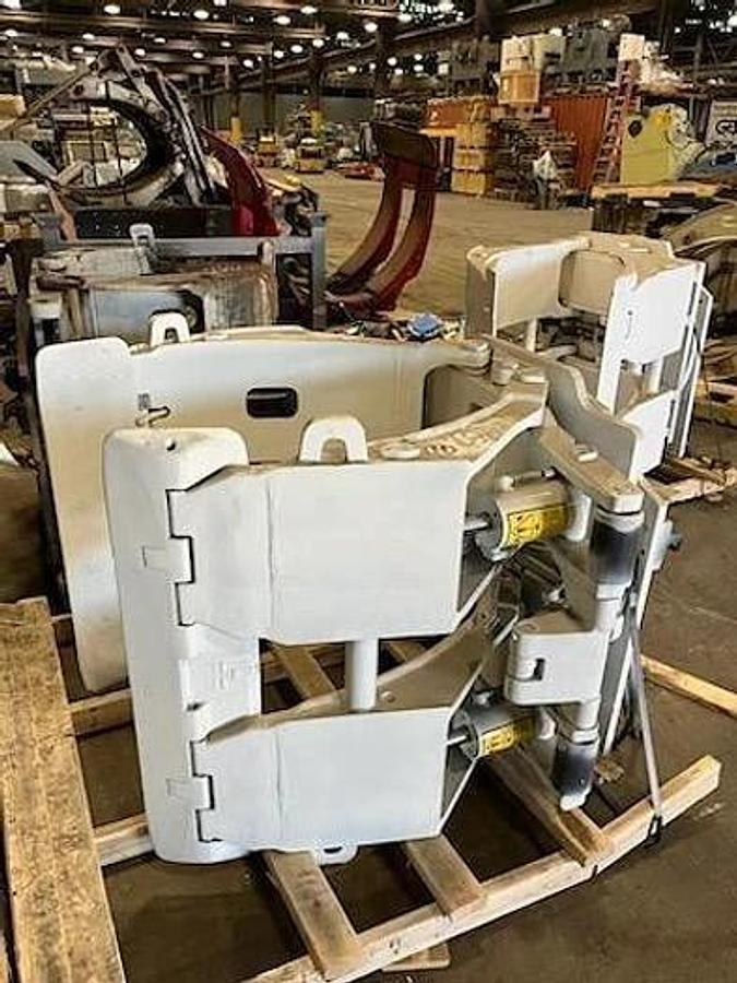 Used 84" DIAMETER CASCADE MODEL 100D-RCP-93C PAPER ROLL CLAMP